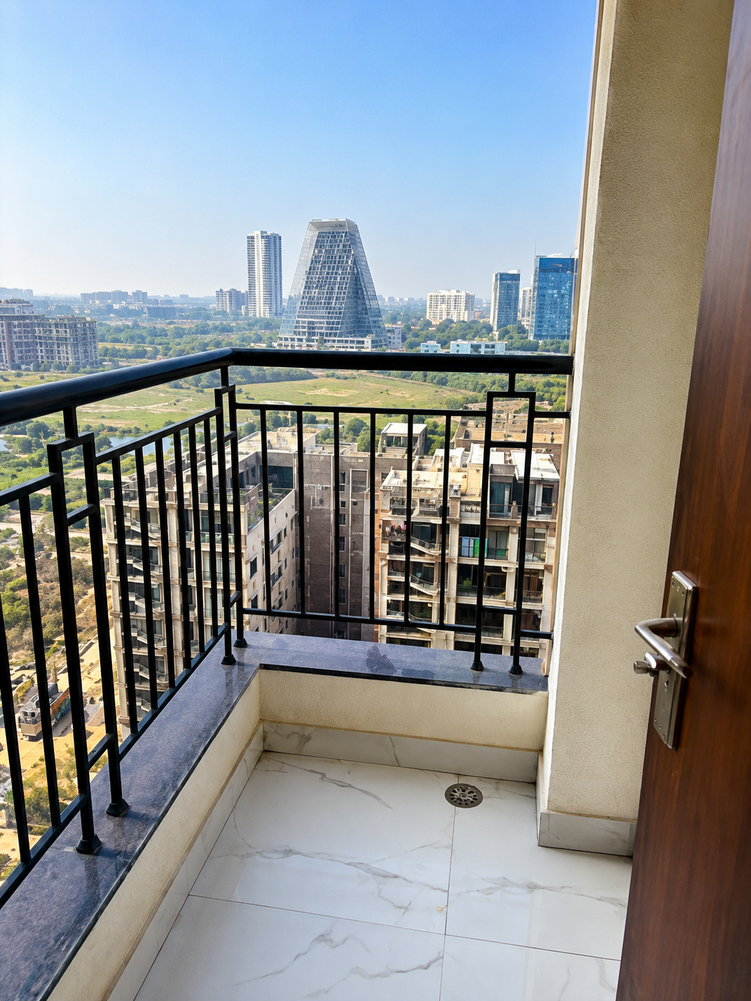 2 BHK Flat For Resale in New Town